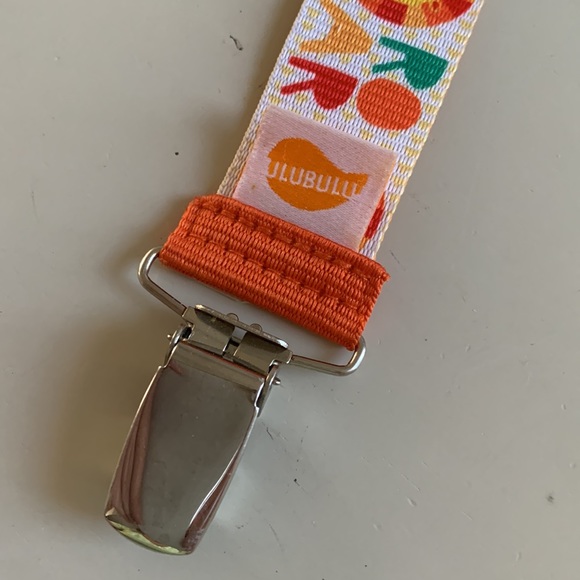 Pacifier Clips - Picture 3 of 7